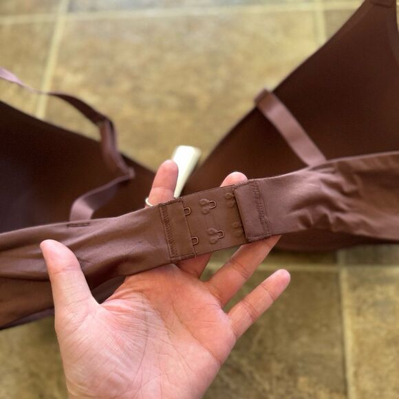 Skims Wireless Form Push-up Bra Garnet Size 38DD - Picture 8 of 10